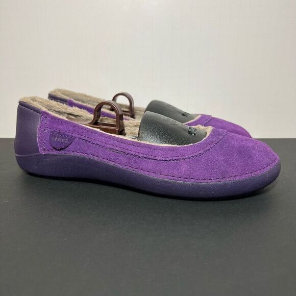 Womens CROCS Berryessa Purple Suede Fur Lined Ballet Flats / Size 7 - Picture 1 of 8